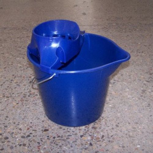 Cubo de 13 Lts. Redondo con asa Metalica.. Ref. 460508