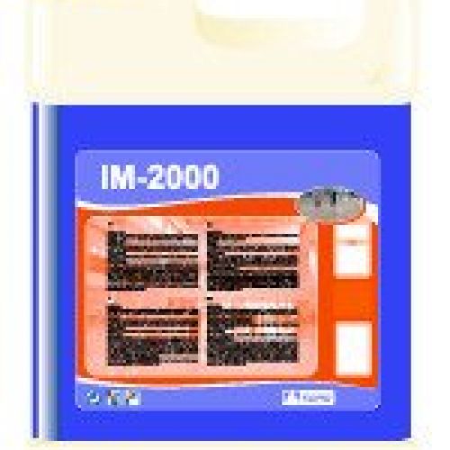 IM 2000. Emulsión autobrillante, especial para posterior mantenimiento con máquinas de alta velocidad (aprox. 2000 25000 rpm).  Elevado brillo y gran resistencia al tráfico.  Alta duración y antideslizante. Garrafa de 5 Kg.