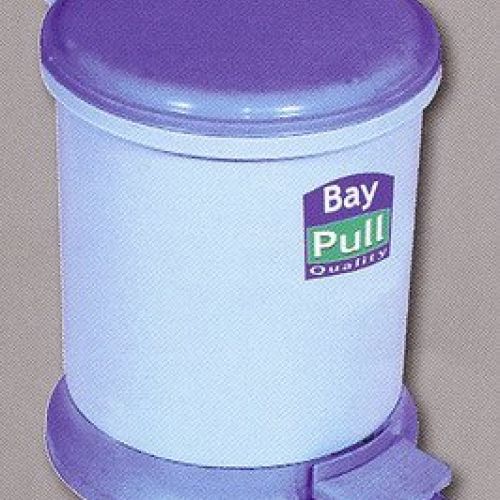 Papelera con Pedal " SANITARY". 8 Litros. Ref. 7022. Dispone de un recipiente interno extraible para su limpieza.