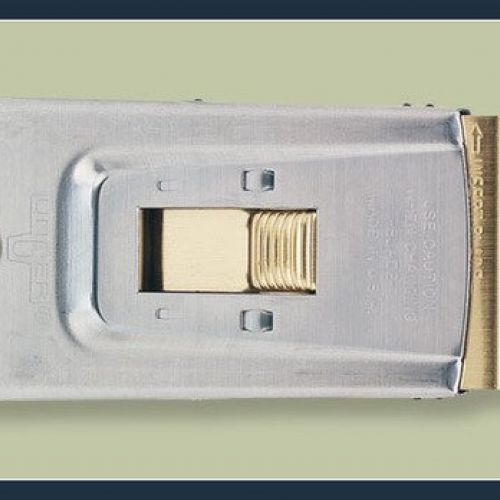 Raspador de seguridad con cuchilla