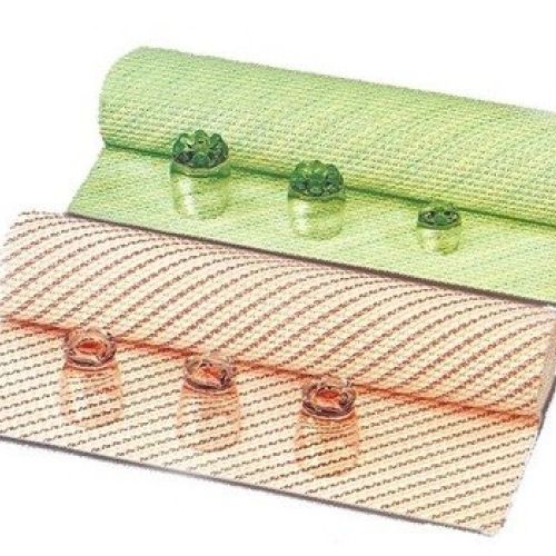 Ref. 700402/V. Rollo posavasos Especial Color Verde. 300 X 65 cm.  Ref. 700402/R. Rollo Posavasos Especial Color Rojo. 300 X 65 cm.